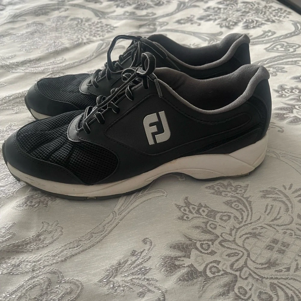 FootJoy Men's Black Athletic Shoes like new